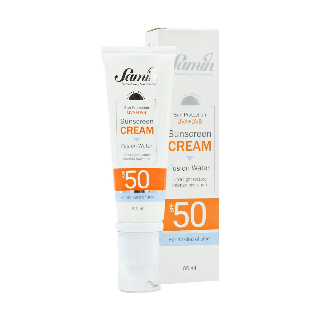 کرم ضد آفتاب فیوژن واتر انواع پوست SPF50 ثمین1 کرم ضد آفتاب فیوژن واتر انواع پوست SPF50 ثمین 50 میلی لیتر - Image 1